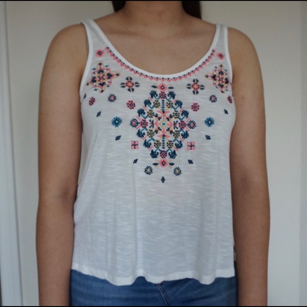 Aeropostale White Embroidered Tank